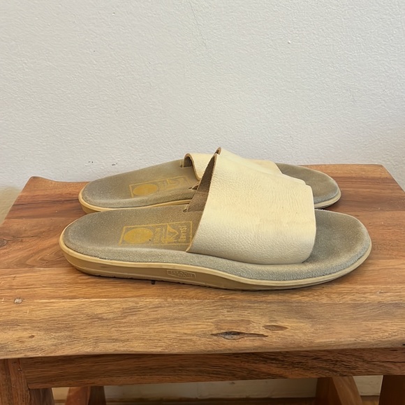 At dawn island slipper - Picture 3 of 3